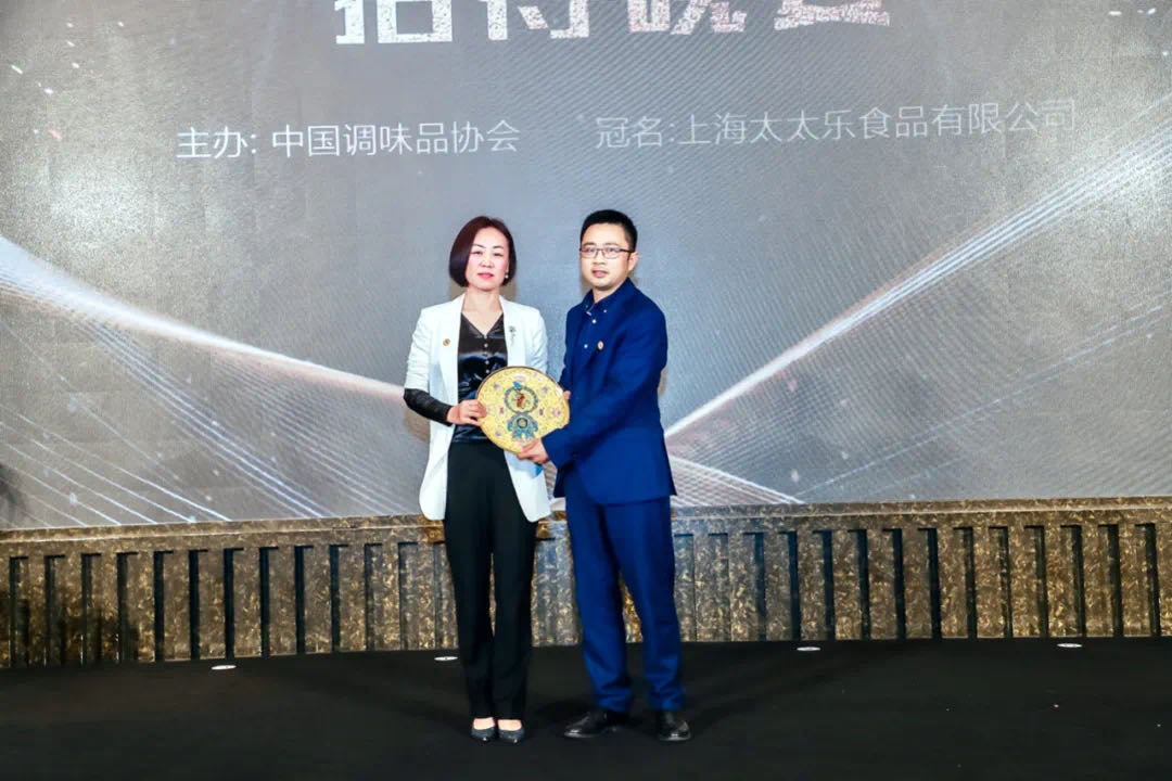 014.jpg 红桃视频