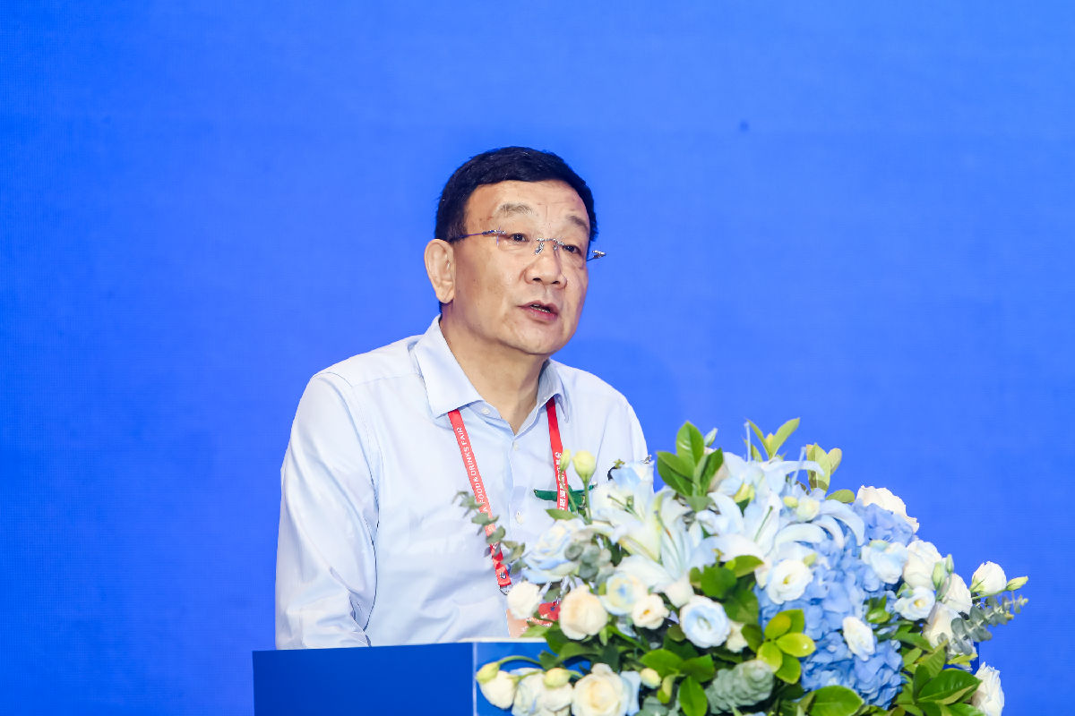 罗建纯.jpg 红桃视频